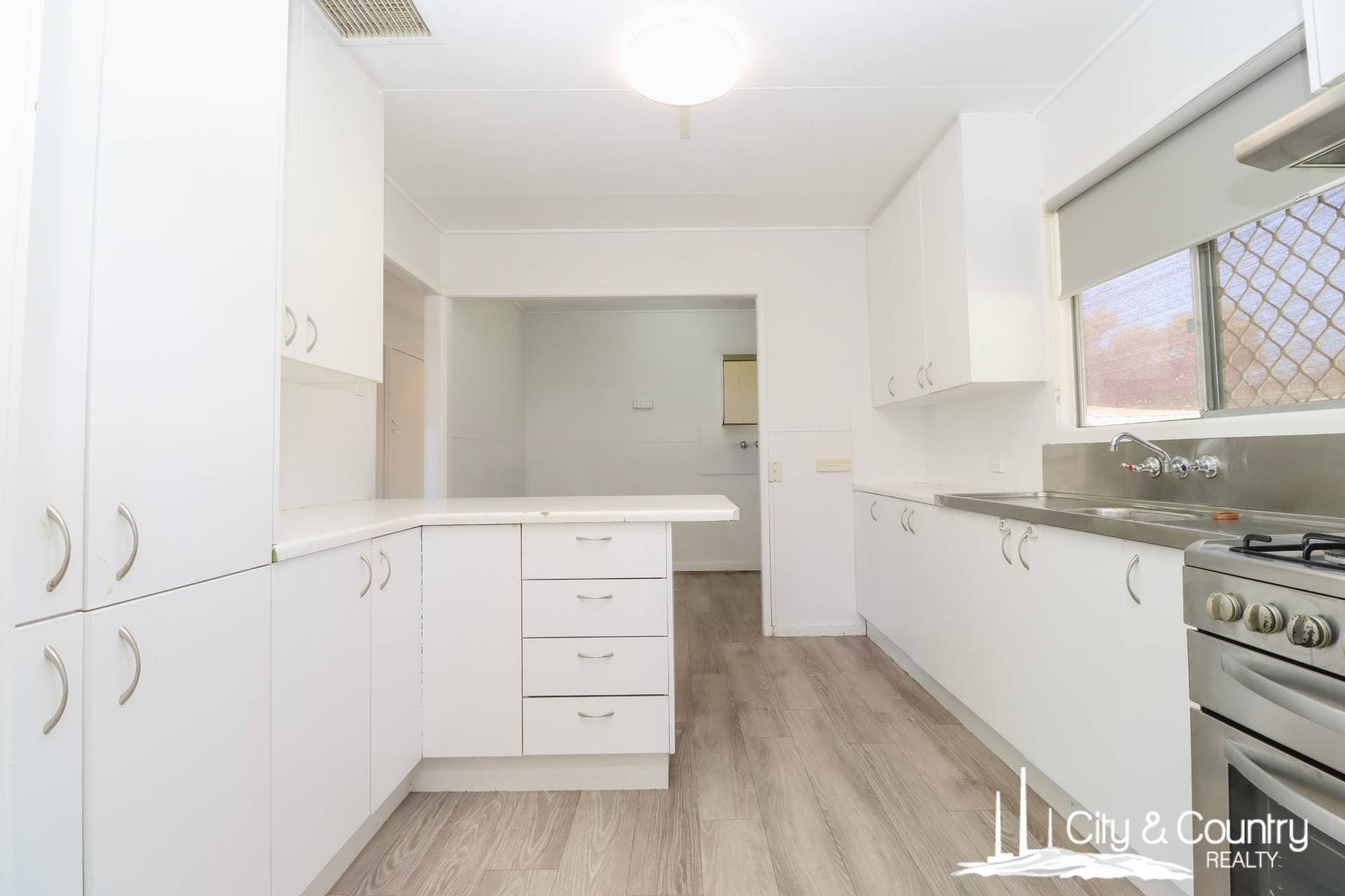 39 Millen Crescent, Mount Isa, Mount Isa - Thumbnail 3