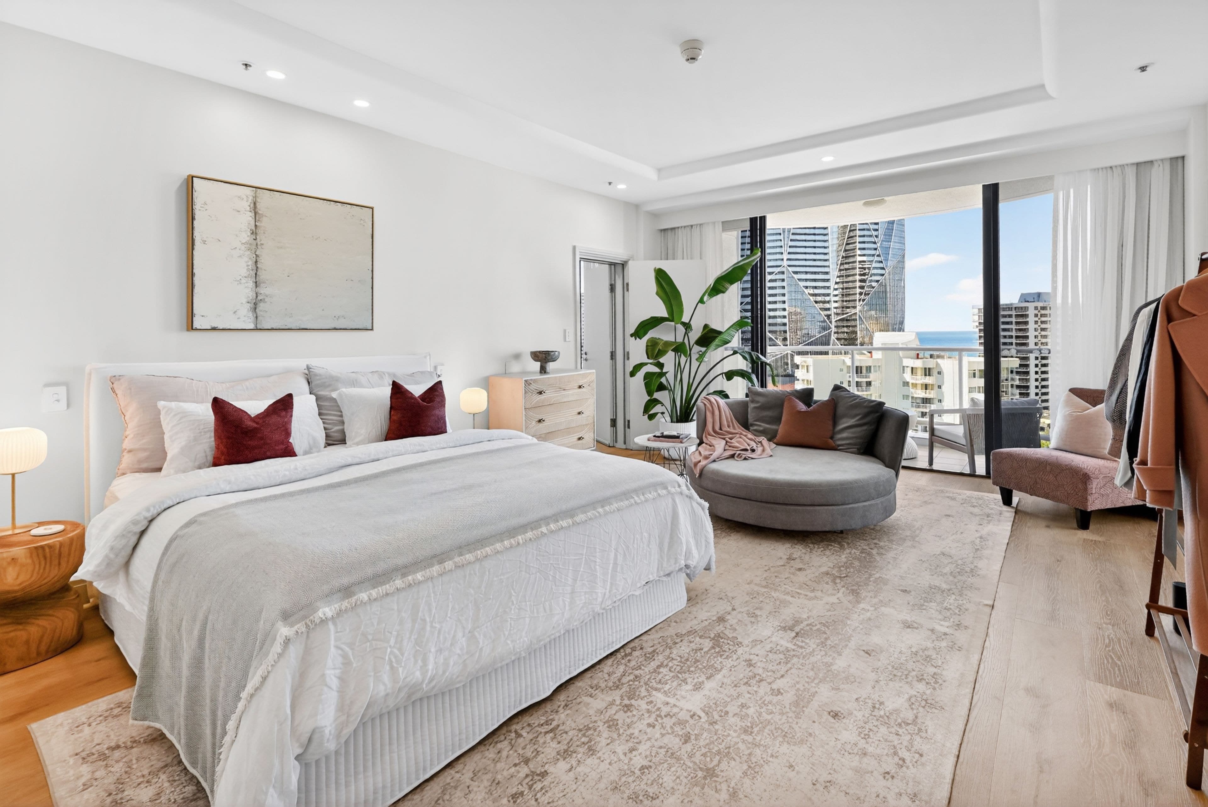 1003/2801 Gold Coast Highway, Surfers Paradise QLD 4217, Surfers Paradise - Thumbnail 3