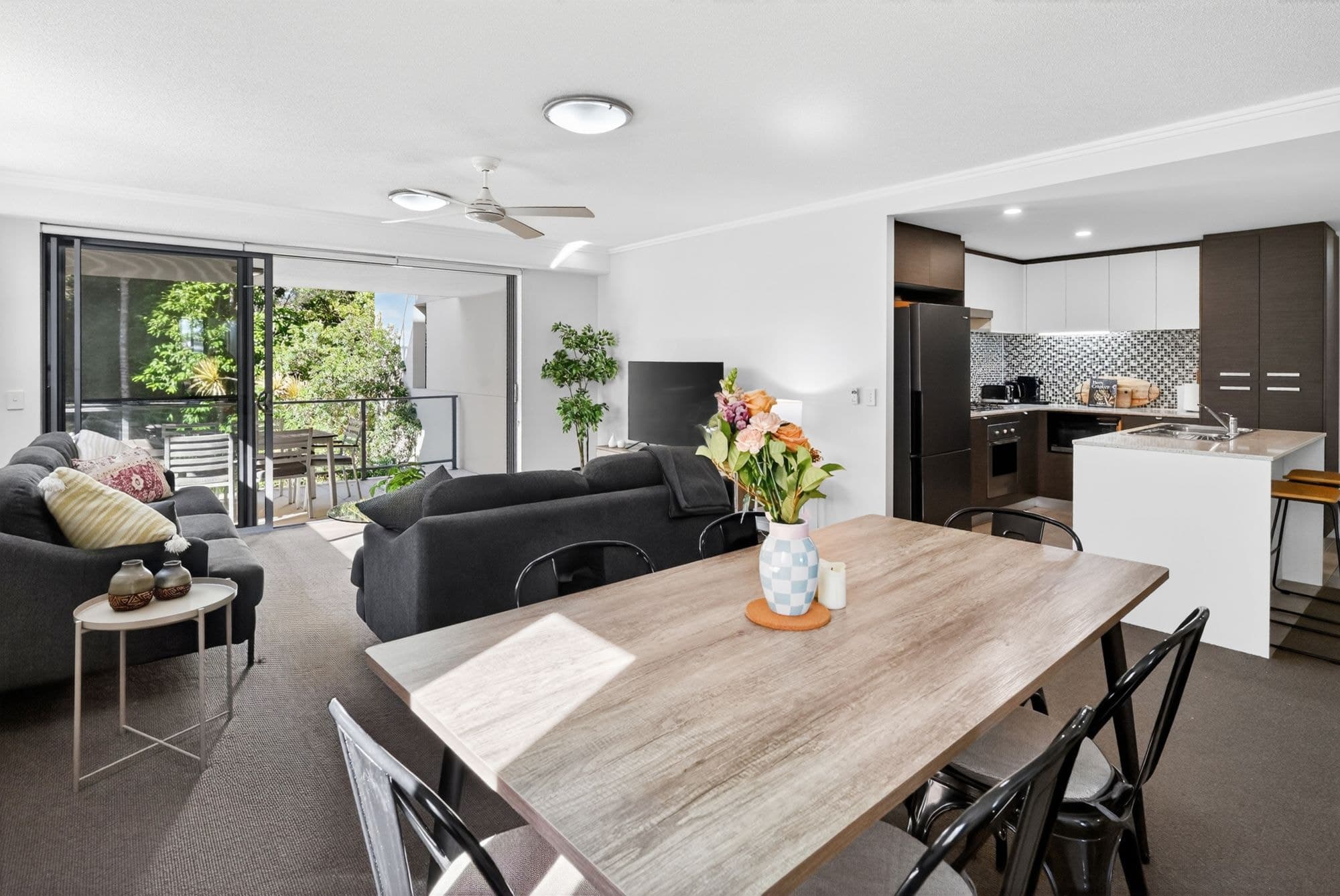 9 Vista/154 Musgrave Avenue, Southport QLD 4215, Southport - Image 1