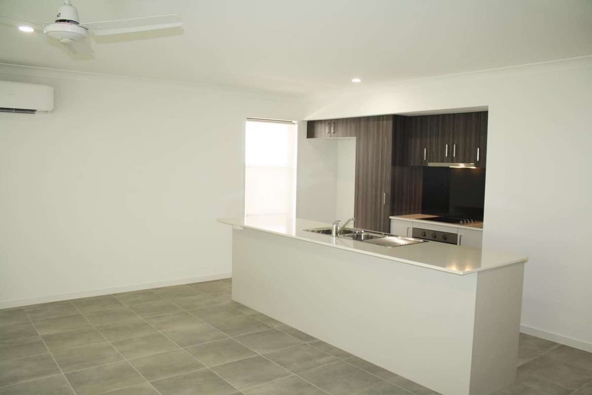47 Hoist Court, Augustine Heights - Thumbnail 2