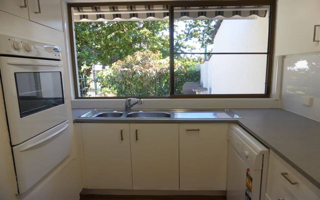 27/9 "Seven Oaks" Freyburg Street, Bundall - Thumbnail 3