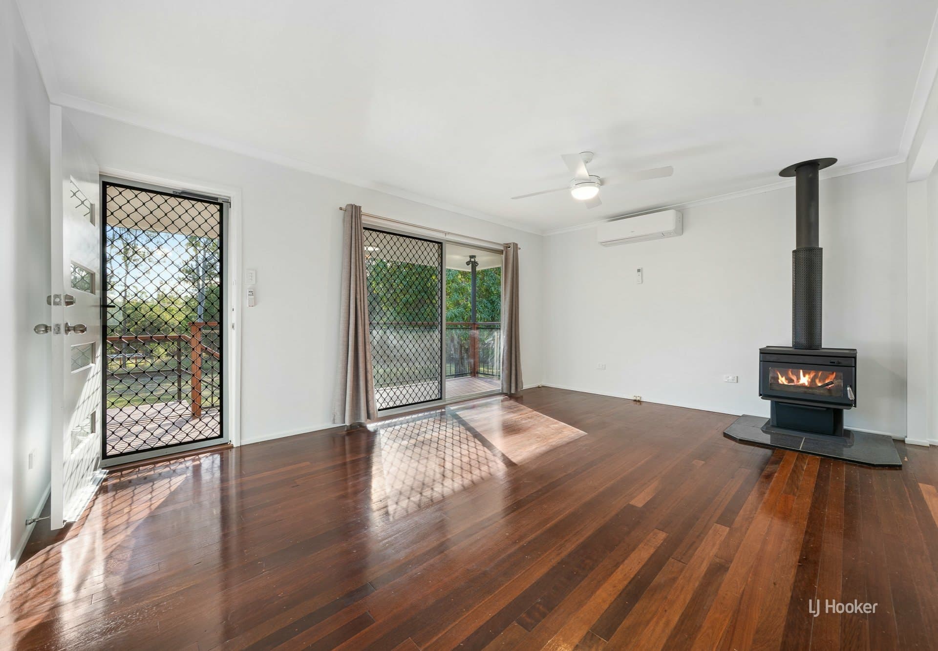 153 Pine Crescent, Esk, Esk - Thumbnail 3