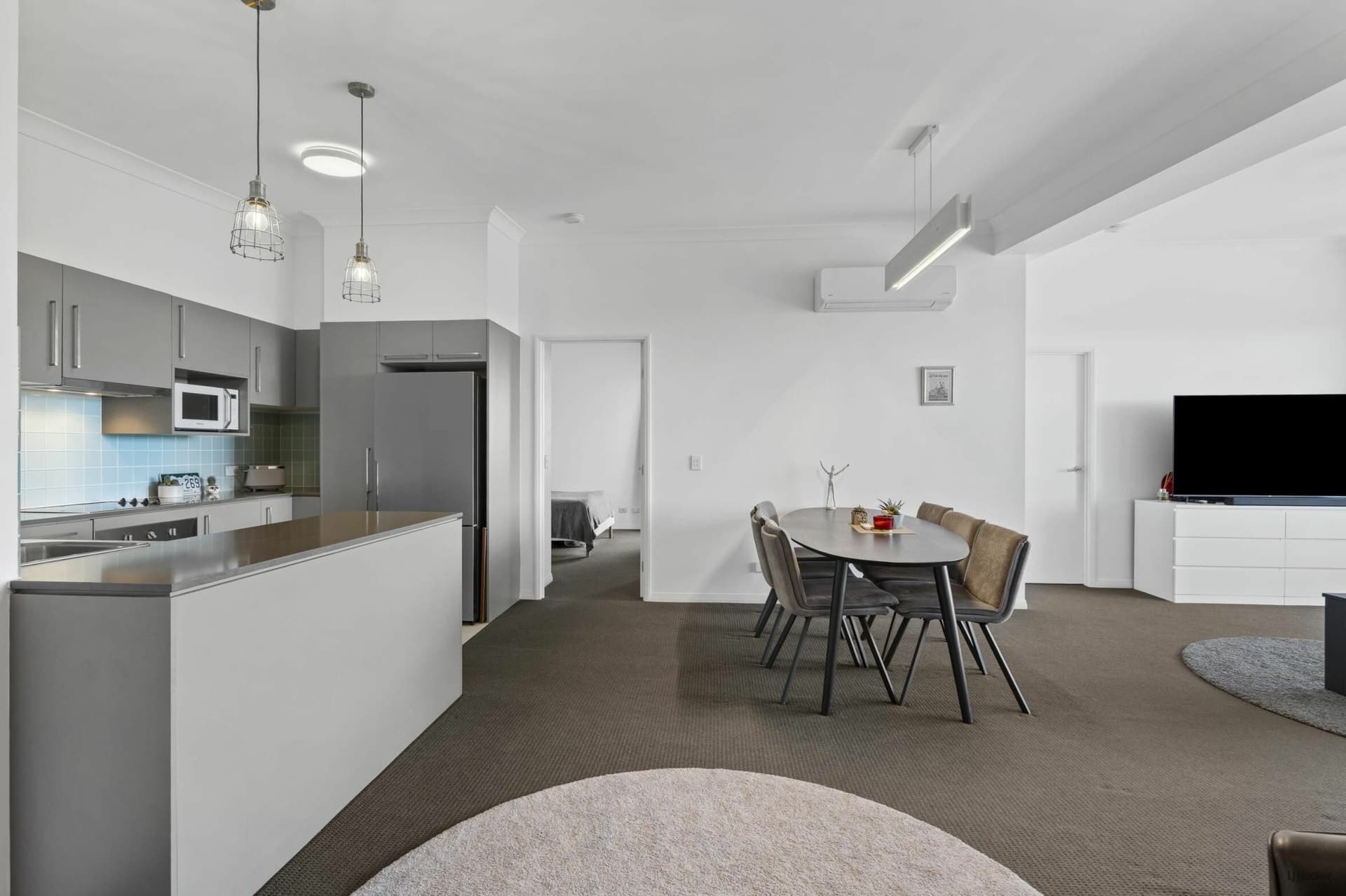 1601/12-14 Executive Drive, Burleigh Waters, Burleigh Waters - Thumbnail 5