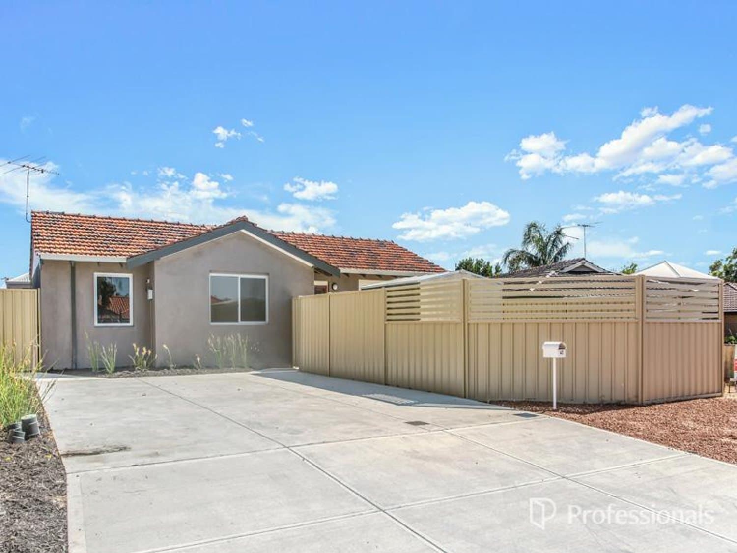 42 Norland Way Spearwood 6163, Spearwood - Image 1