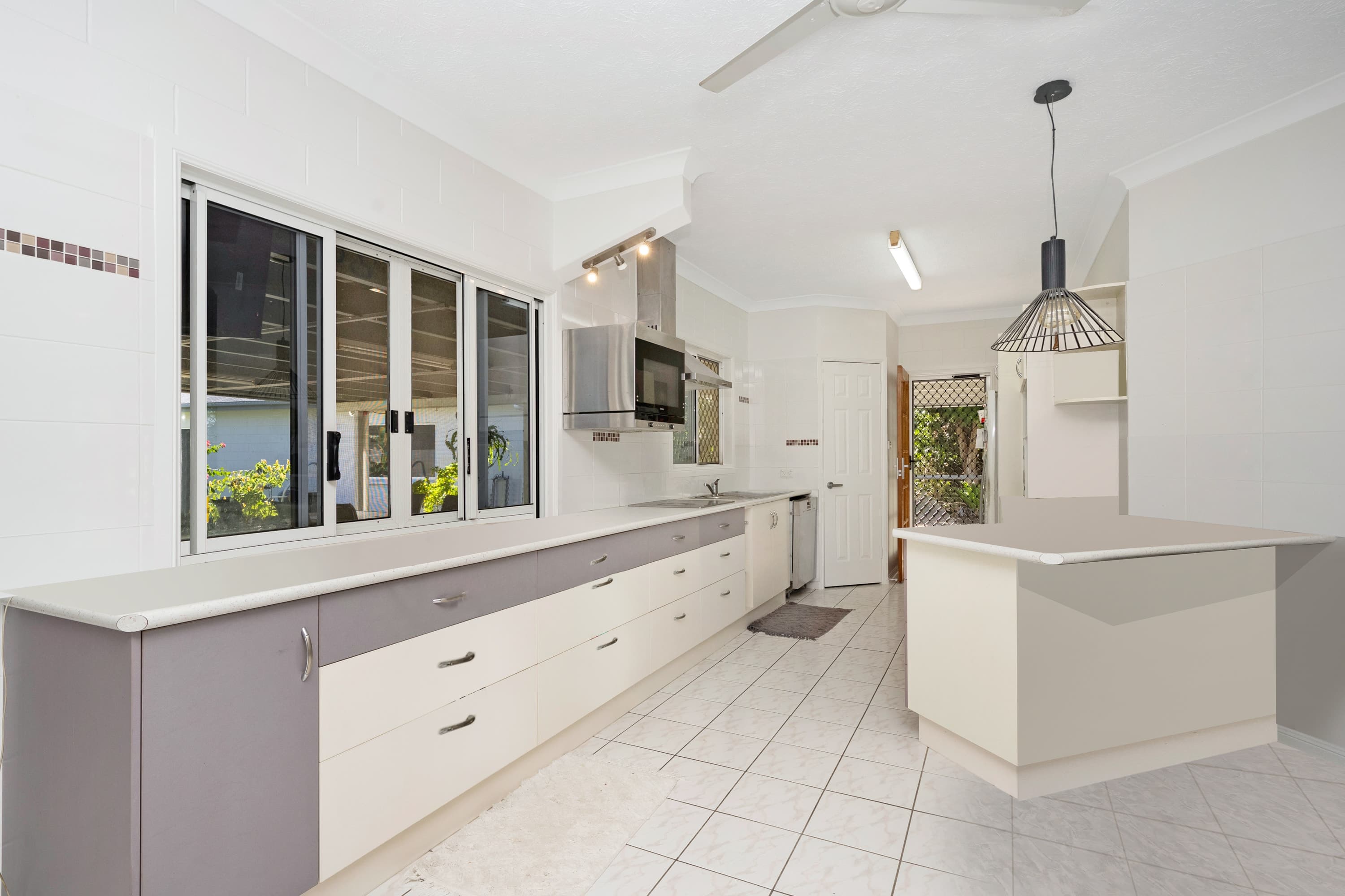 81 Gibraltar Road, Rangewood - Thumbnail 3