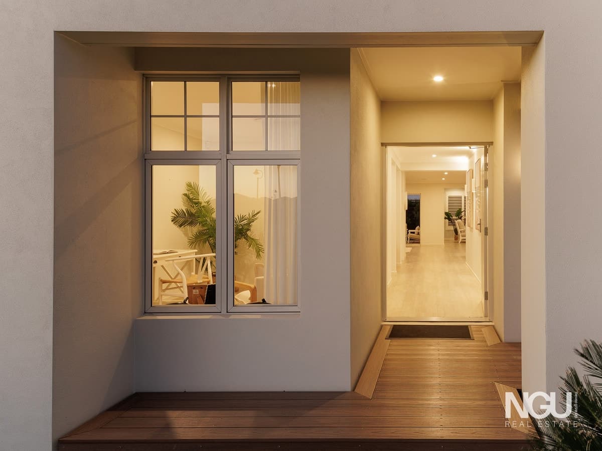 2 Peterson Way, White Rock QLD 4306, White Rock - Thumbnail 2