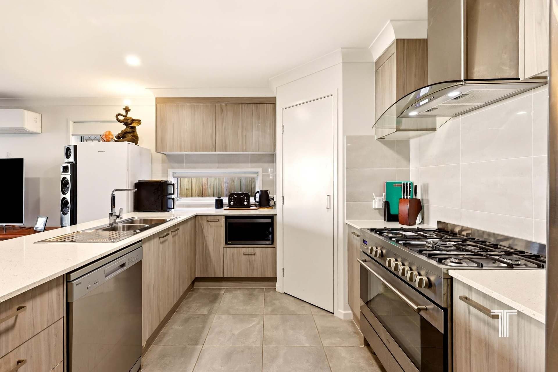 11 Noble Street, Burpengary East, Burpengary East - Thumbnail 2