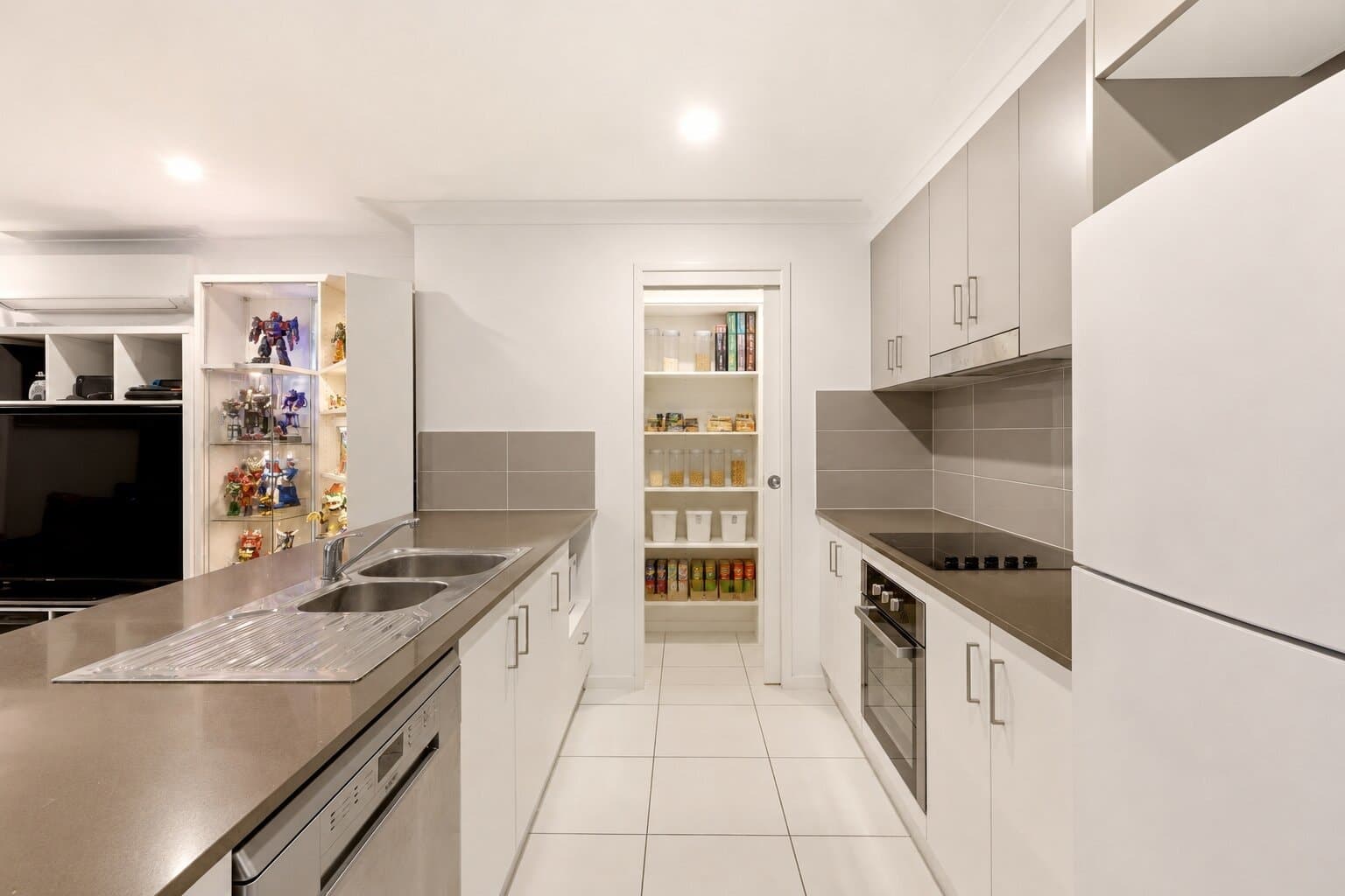 3 Boston Street, Spring Mountain, Spring Mountain - Thumbnail 8