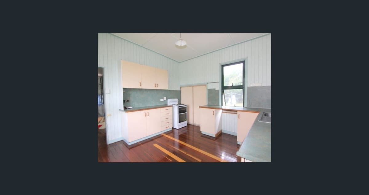 25 Brooks Street, Emerald QLD 4720, Emerald - Thumbnail 2