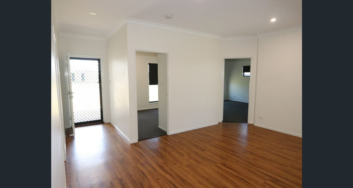 8 Costello Court, Emerald QLD 4720, Emerald - Thumbnail 2
