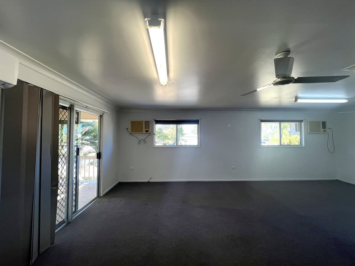 185 Borilla Street, EMERALD QLD 4720, Emerald - Thumbnail 2