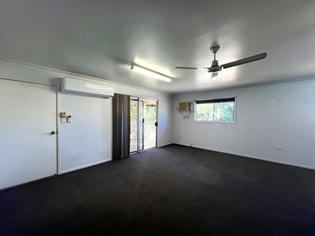 185 Borilla Street, EMERALD QLD 4720, Emerald - Thumbnail 4
