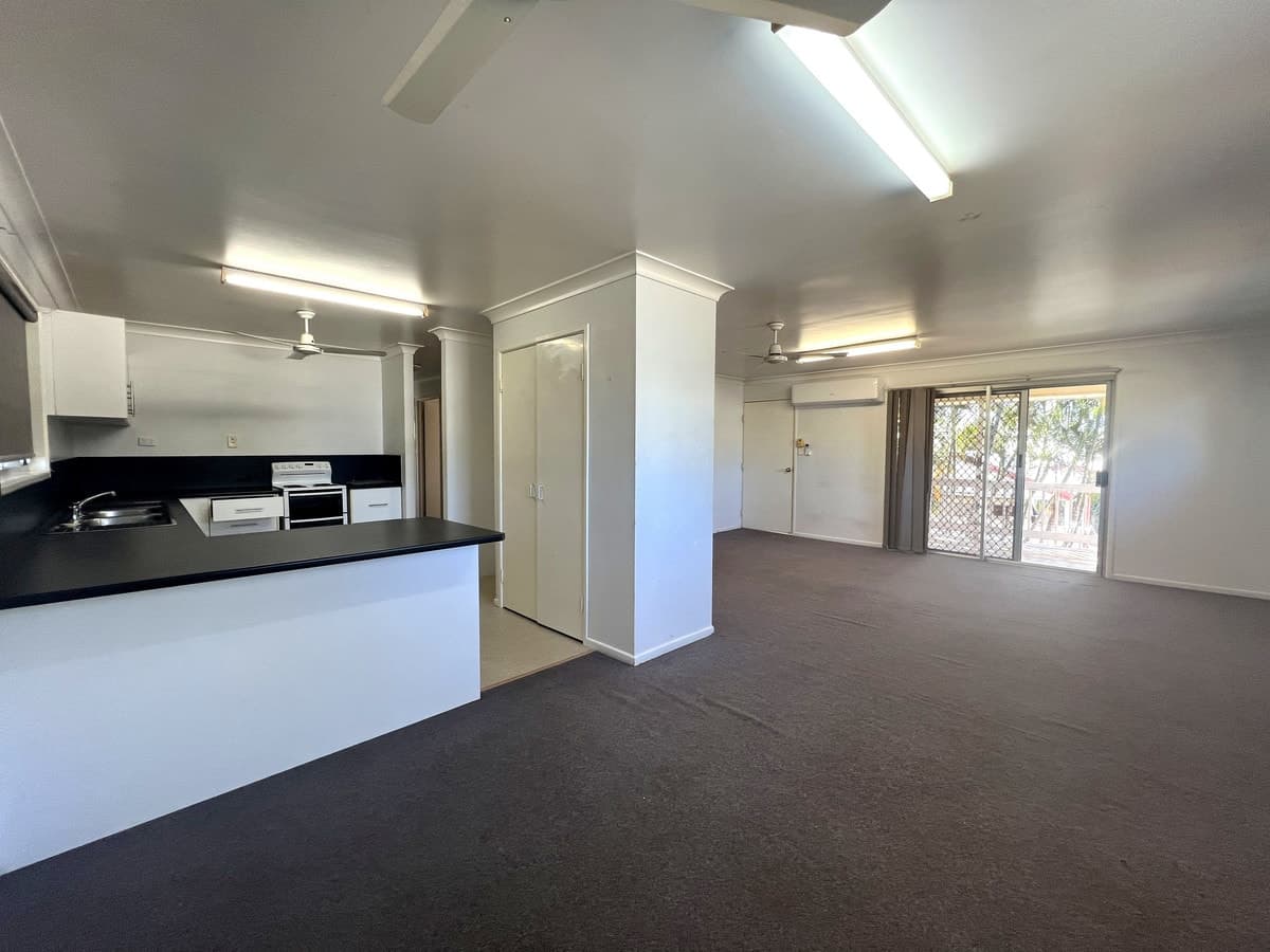 185 Borilla Street, EMERALD QLD 4720, Emerald - Thumbnail 5