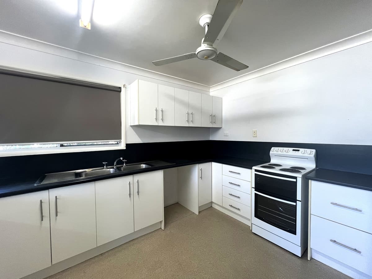 185 Borilla Street, EMERALD QLD 4720, Emerald - Thumbnail 8