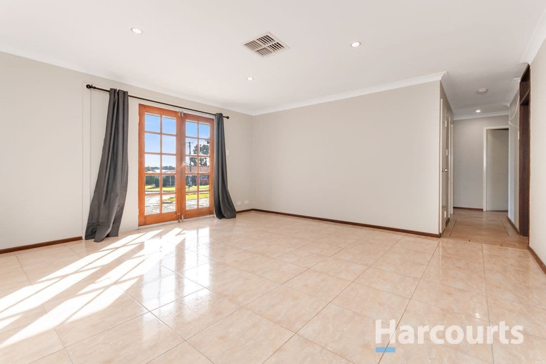 33 Parmelia Way, CRAIGIE, WA 6025, Craigie - Thumbnail 3