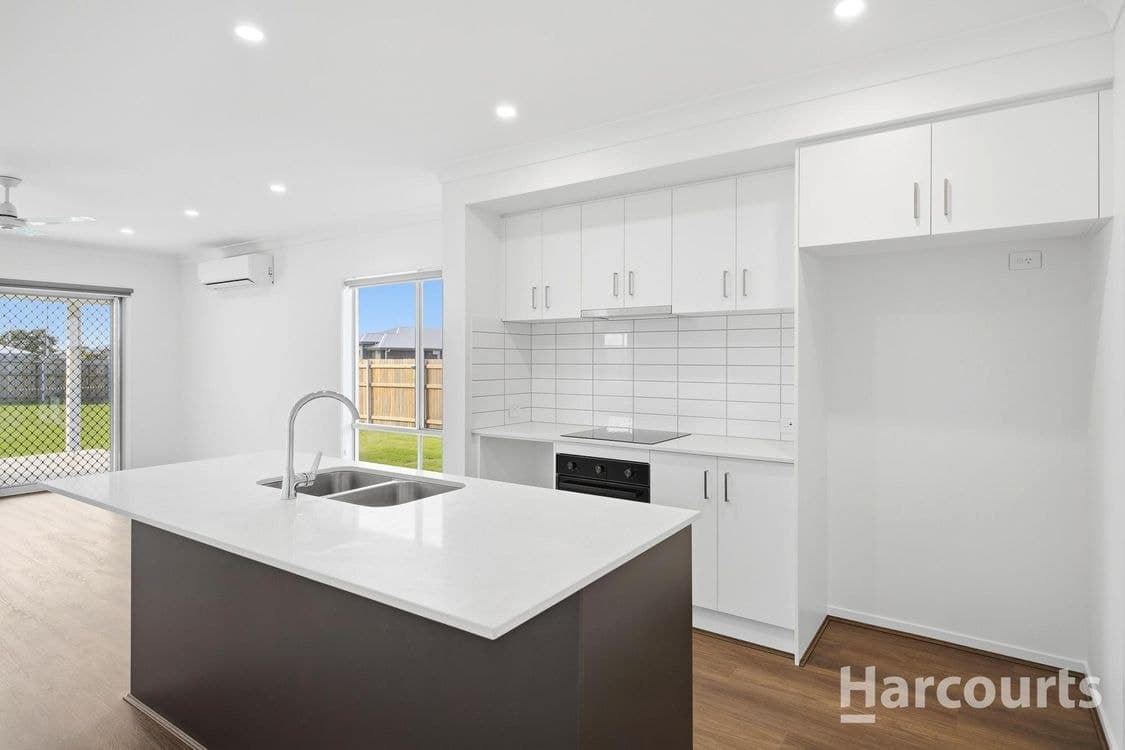 14 Flame Tree Drive, BURRUM HEADS, QLD 4659, Burrum Heads - Thumbnail 2