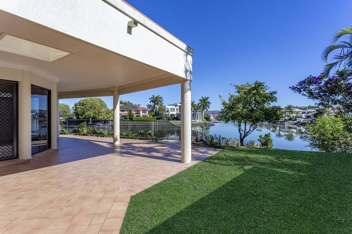 1042 Rosebank Way, Hope Island, QLD 4212, Hope Island - Thumbnail 4