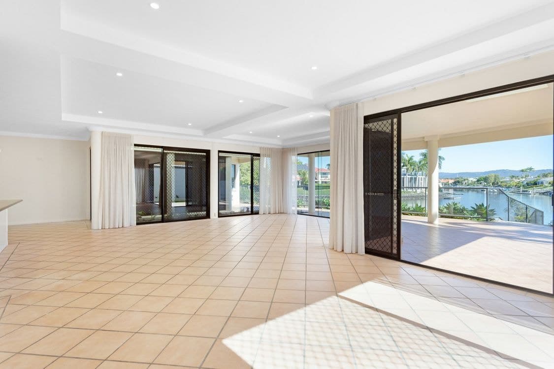 1042 Rosebank Way, Hope Island, QLD 4212, Hope Island - Thumbnail 5