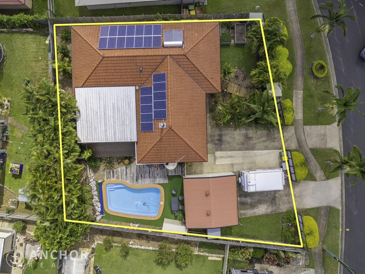 5 Bushland Drive, SOUTHSIDE, Southside - Image 1