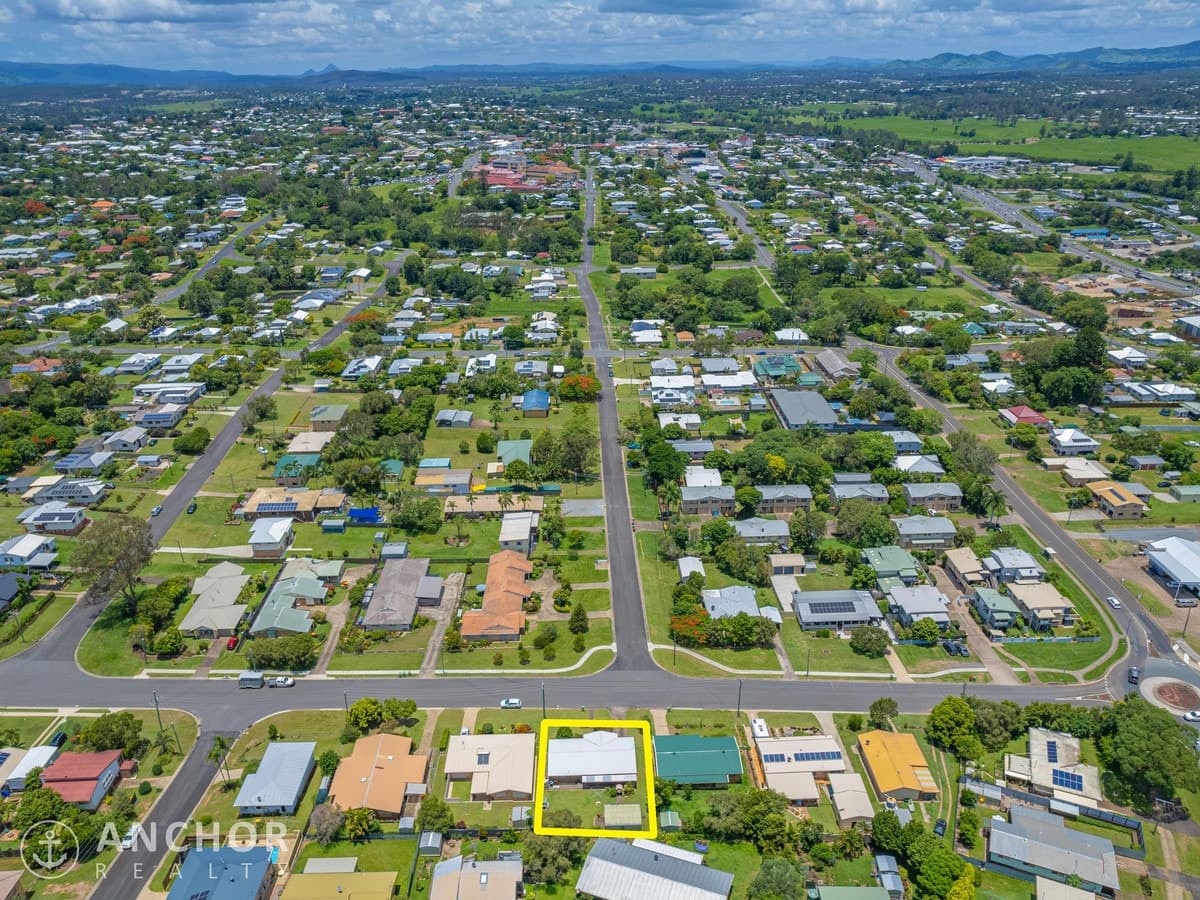 52 Oak Street, GYMPIE, Gympie - Thumbnail 2