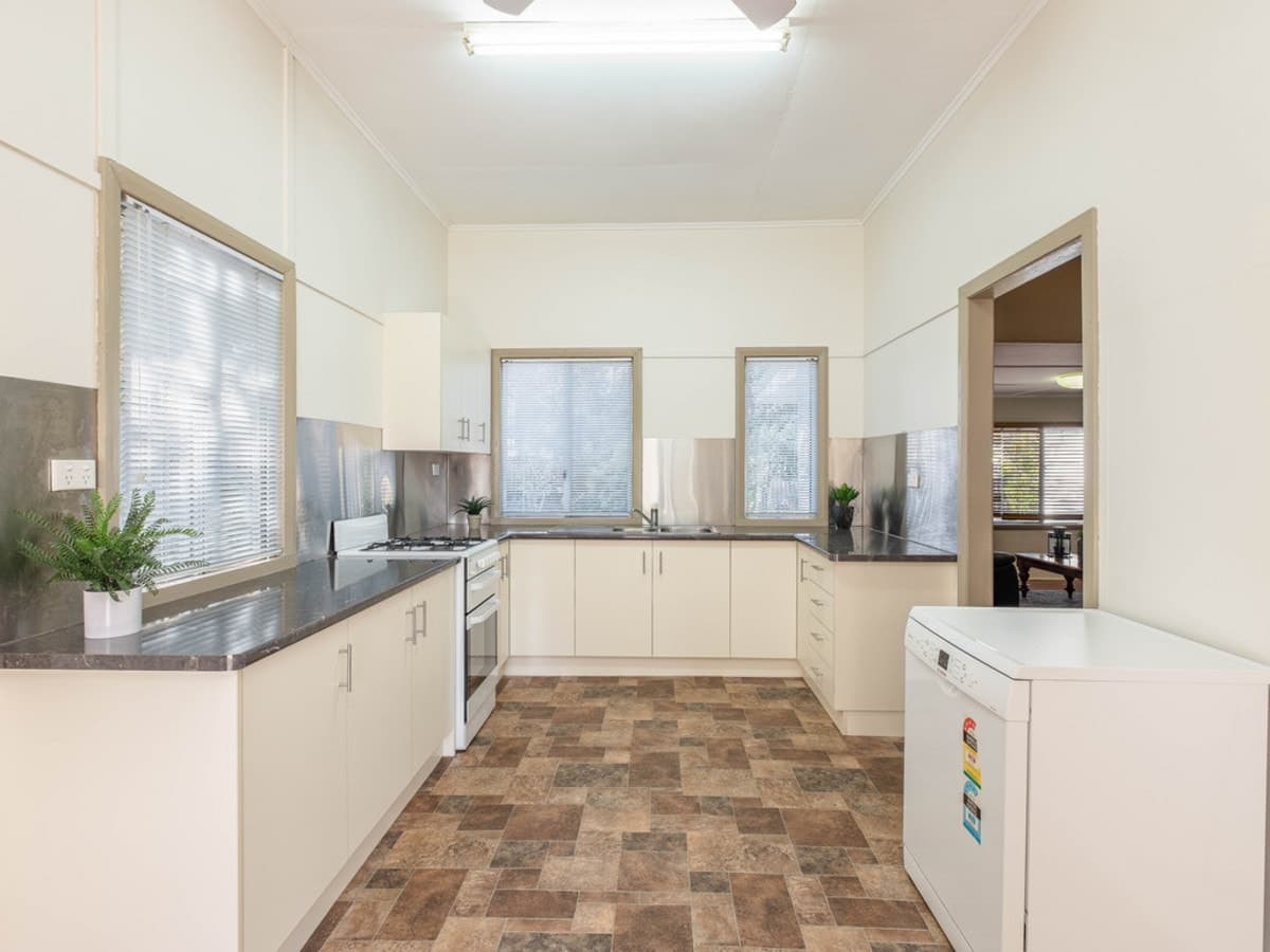 21 Hilton Road, GYMPIE, Gympie - Thumbnail 4