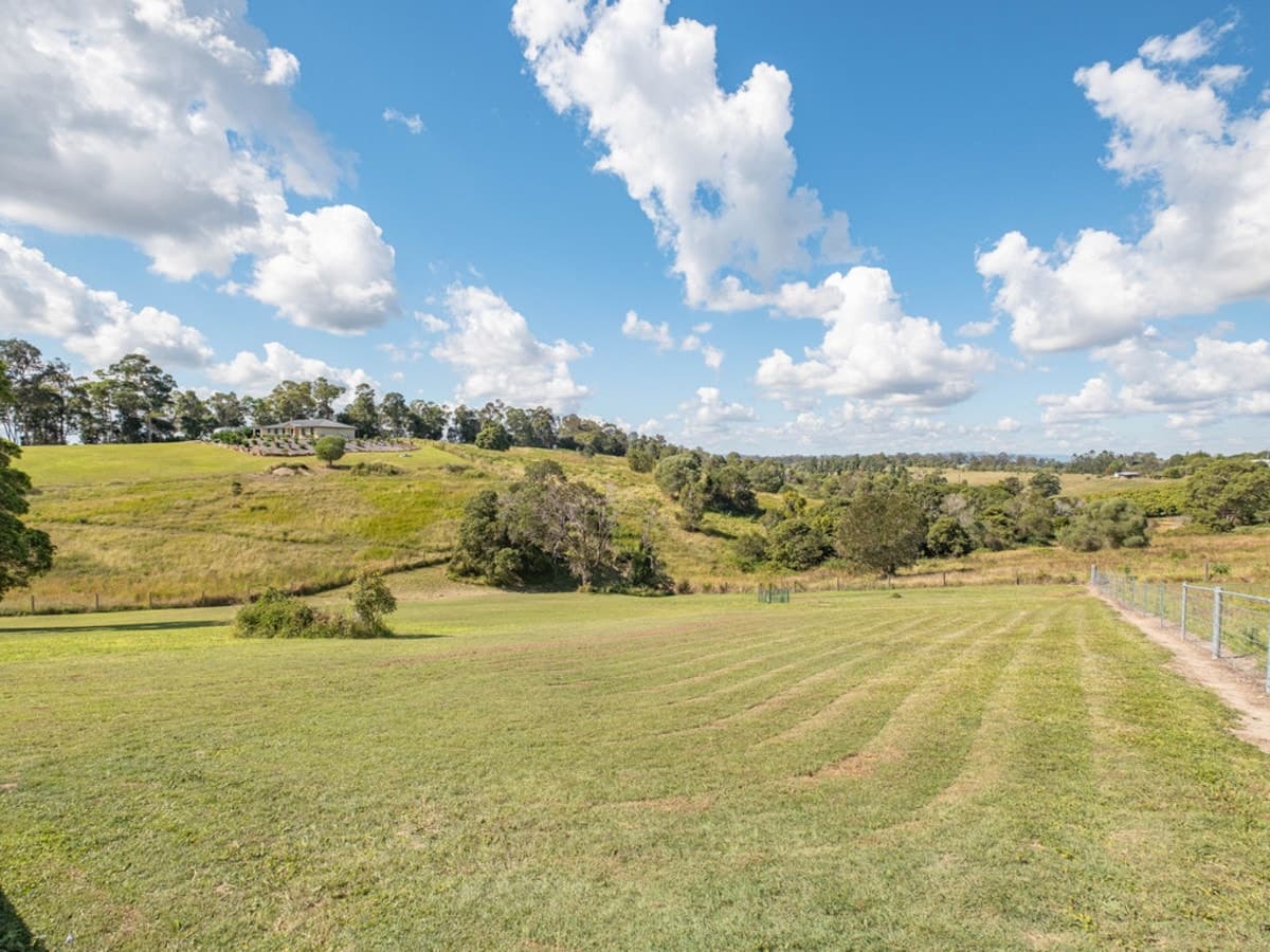 6 Castleton Rise, CHATSWORTH, Chatsworth - Thumbnail 2