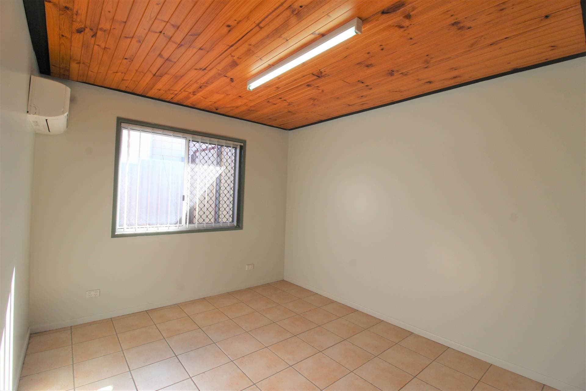 Unit 3, 20 Gray Street, Mount Isa, Mount Isa - Thumbnail 6