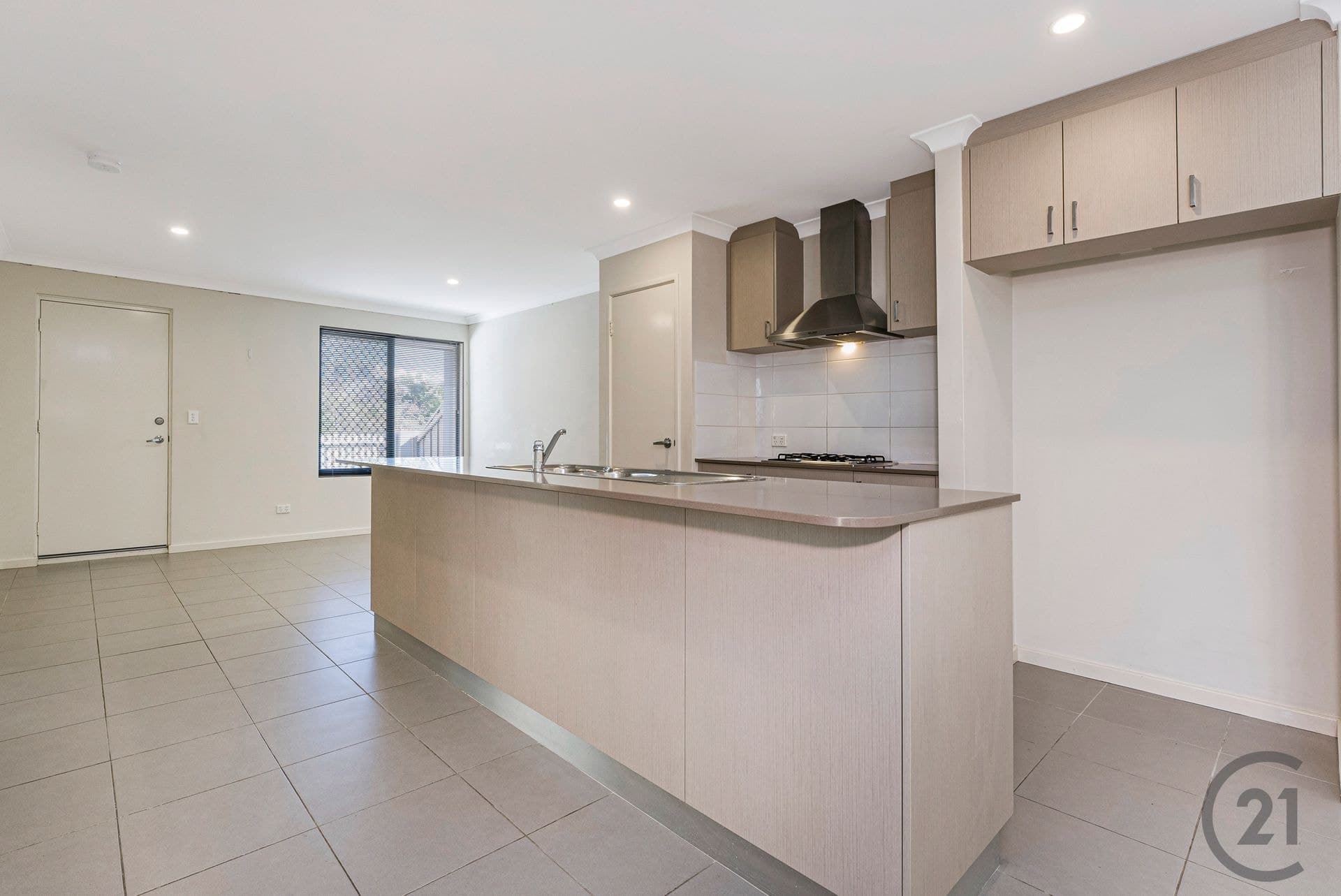 11 Tamarind Lane, Halls Head, WA, 6210, Halls Head - Thumbnail 2