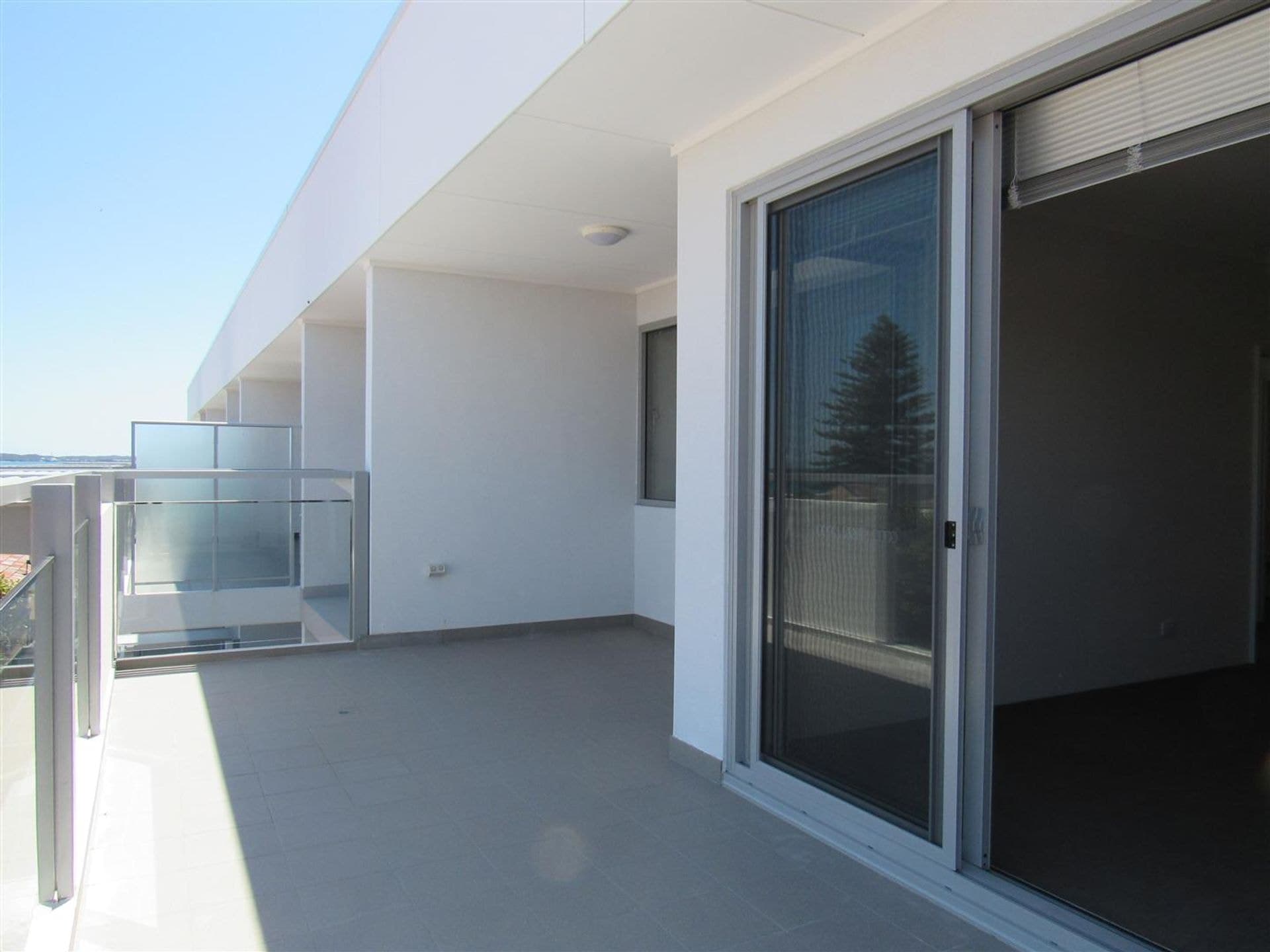 17/102 Kent Street, Rockingham, WA, 6168, Rockingham - Thumbnail 2