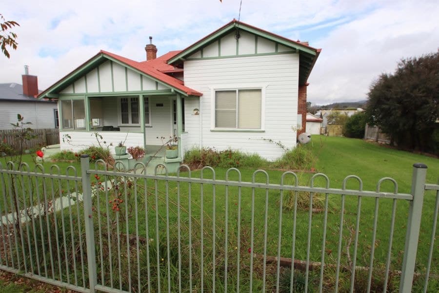 19 Railway Street, Tenterfield NSW 2372, Tenterfield - Image 1