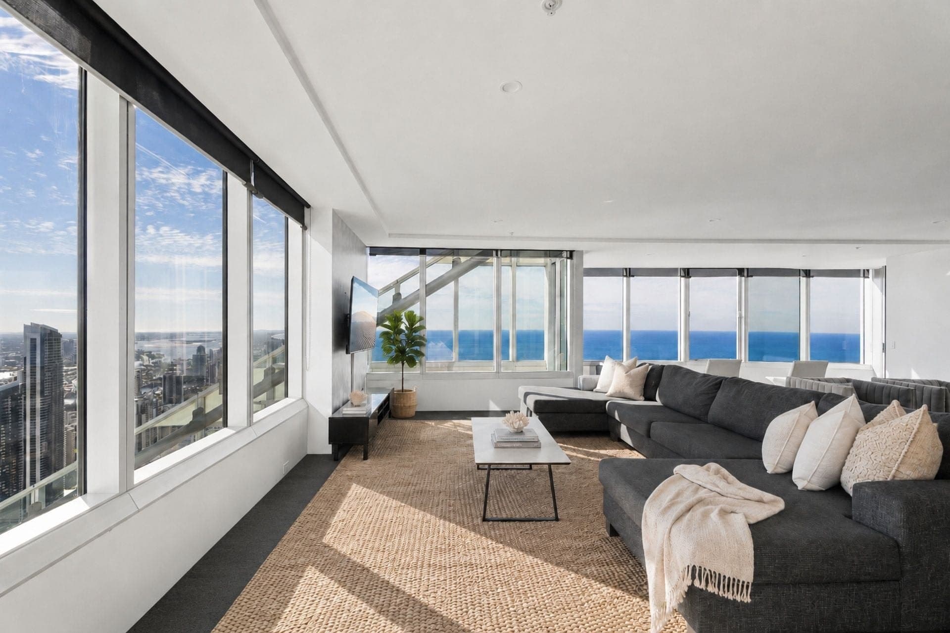 Level 72/7201/9 Hamilton Avenue, Surfers Paradise - Thumbnail 3