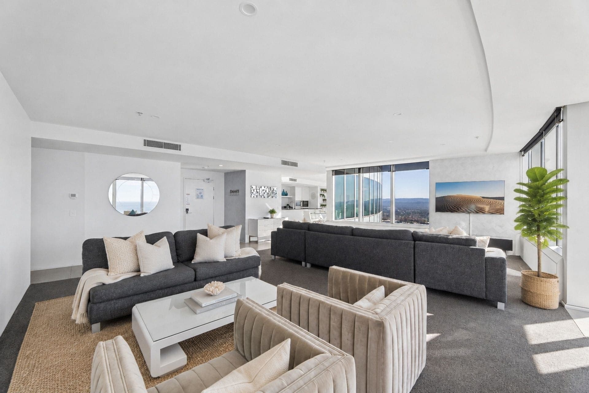 Level 72/7201/9 Hamilton Avenue, Surfers Paradise - Thumbnail 4