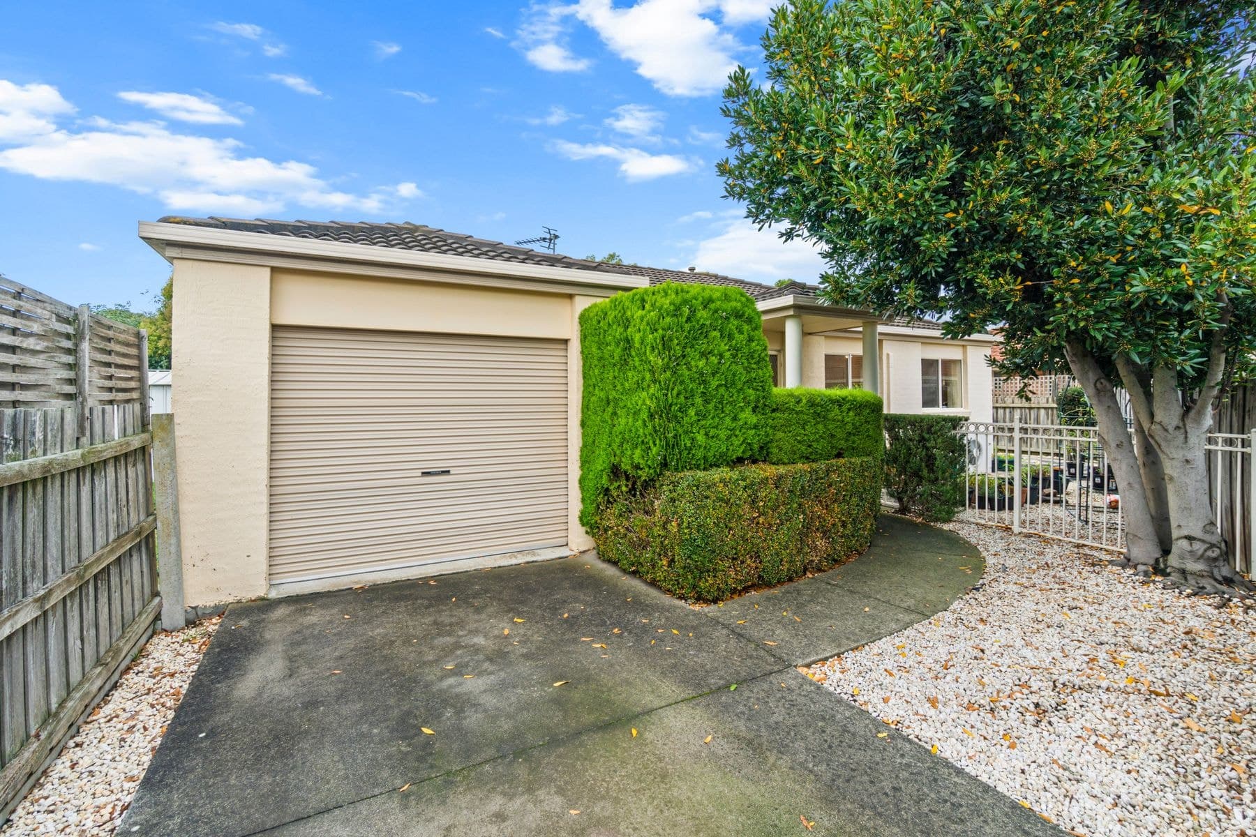 2/9 Chestnut Avenue, Morwell VIC 3840, Morwell - Image 1