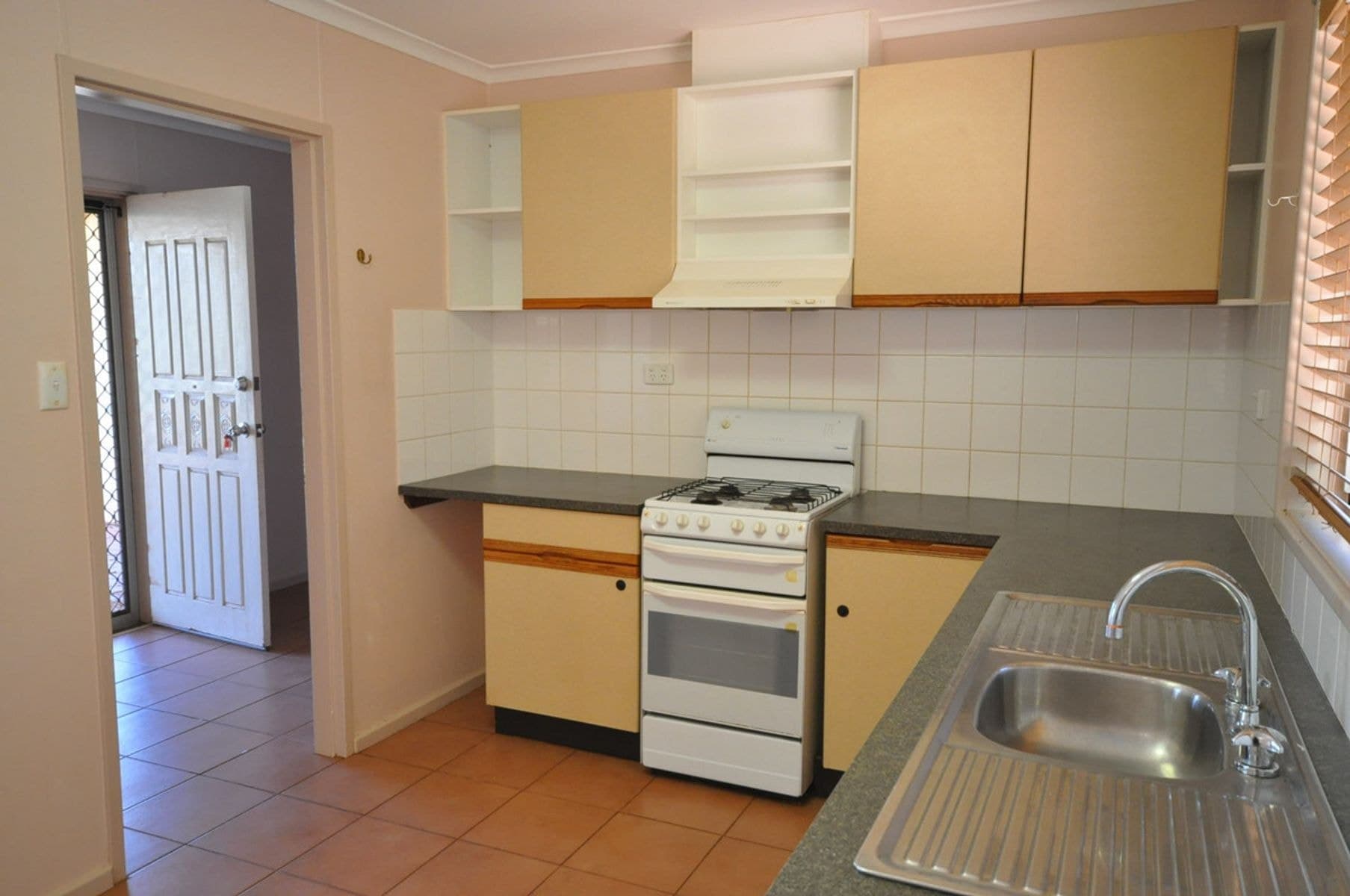 16 Selman Avenue, Newman WA 6753, Newman - Image 1
