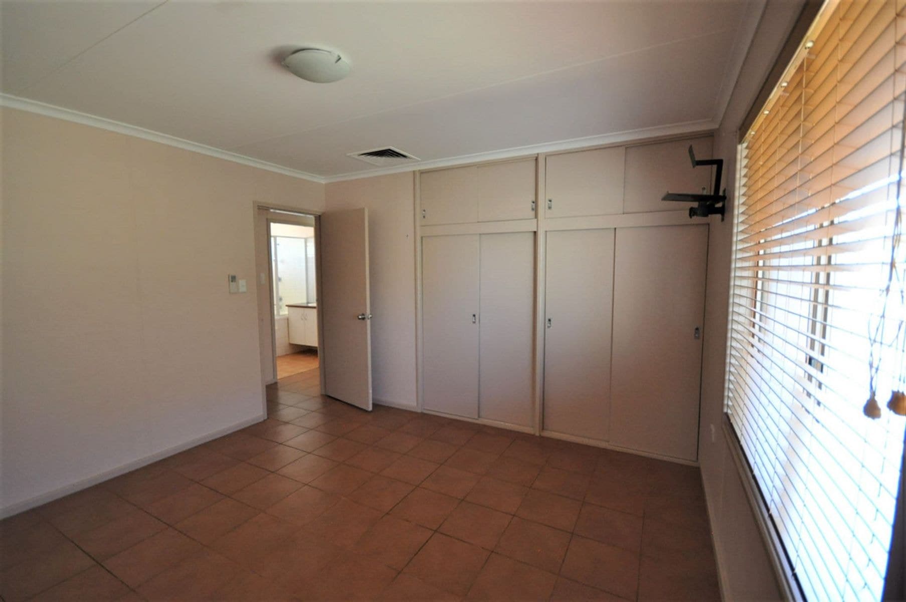 16 Selman Avenue, Newman WA 6753, Newman - Thumbnail 7