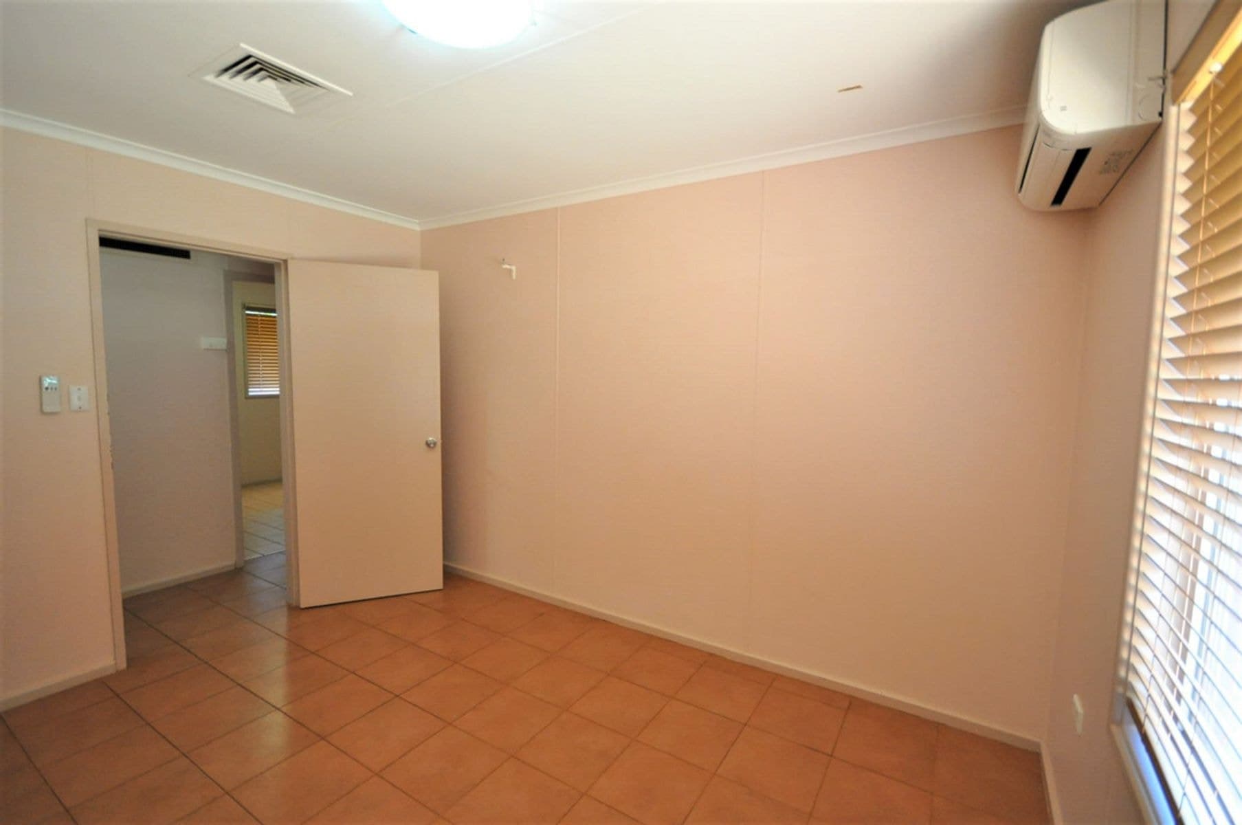 16 Selman Avenue, Newman WA 6753, Newman - Thumbnail 8
