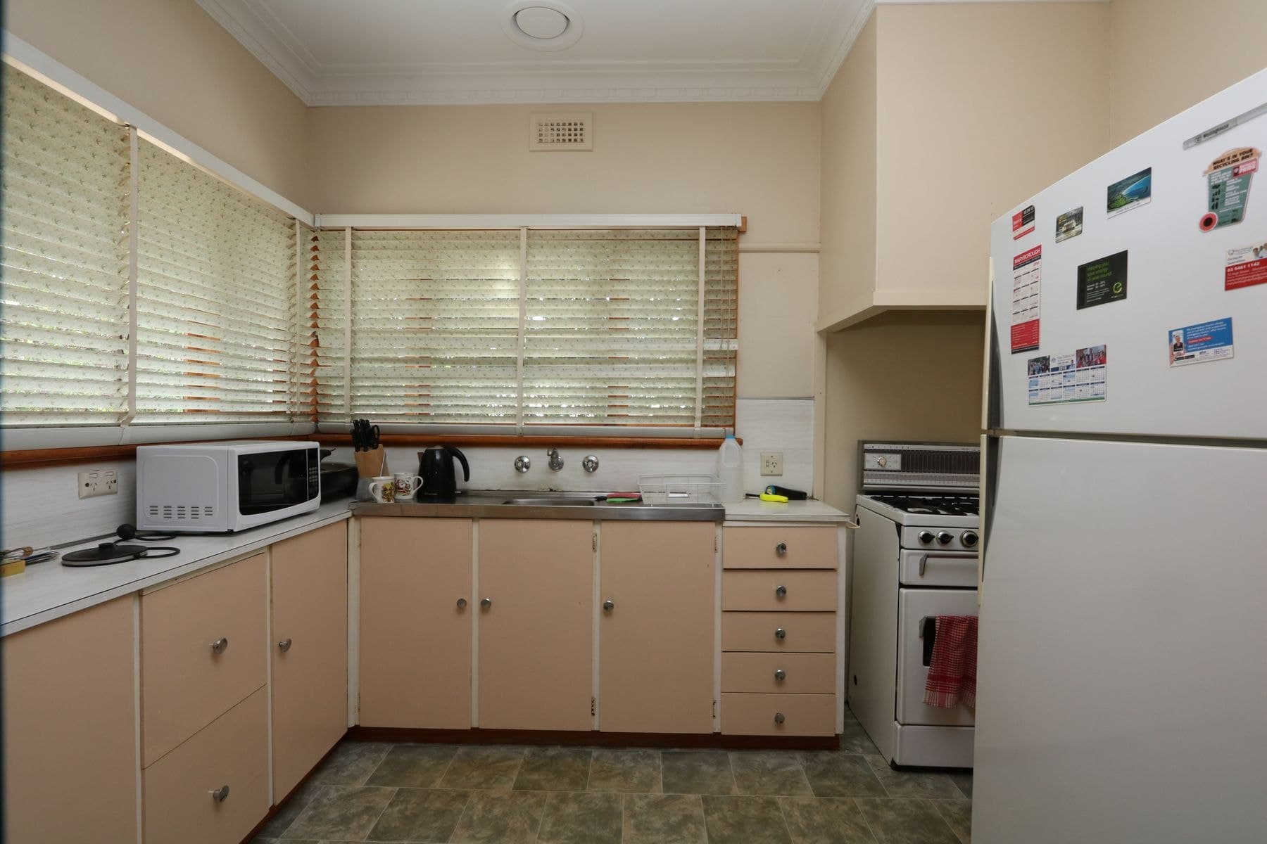 16 Clarke Street, Maryborough VIC 3465, Maryborough - Thumbnail 4