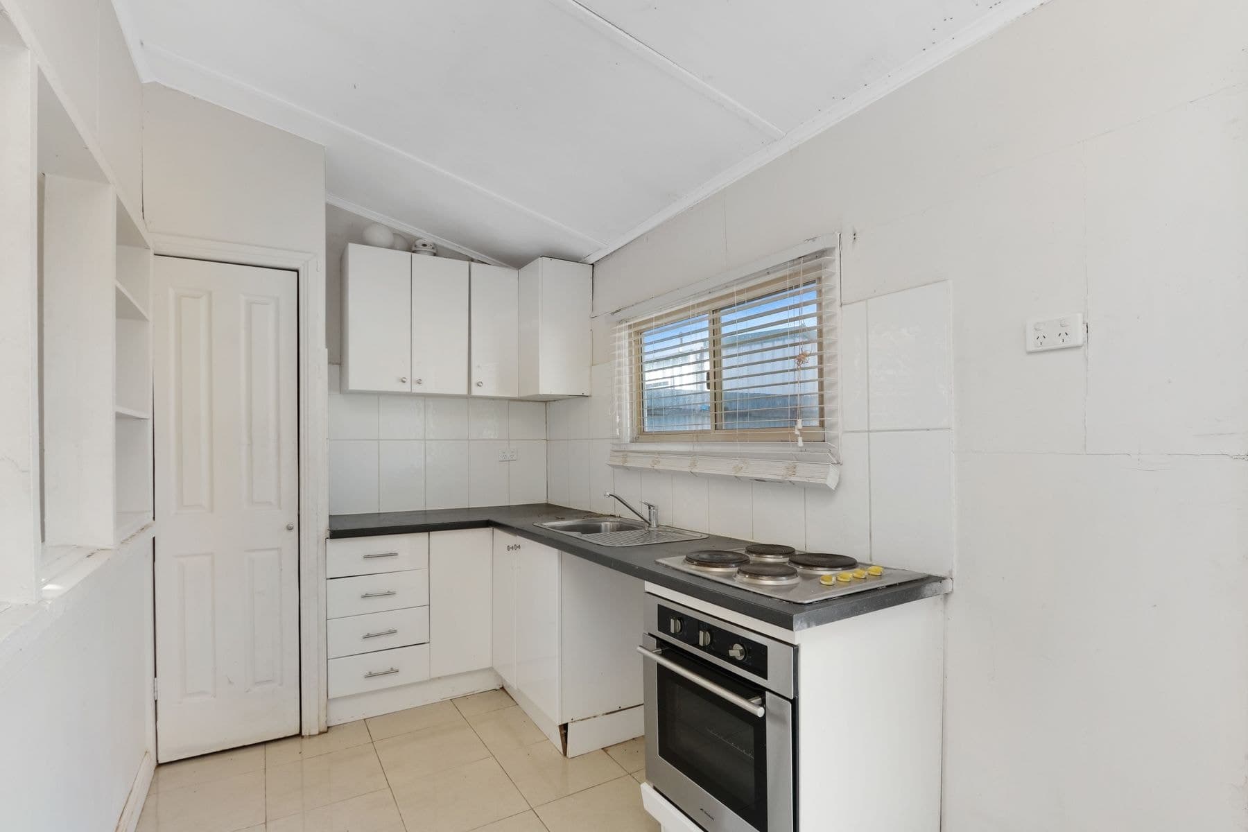 102 Kaolin Street, Broken Hill NSW 2880, Broken Hill - Thumbnail 2