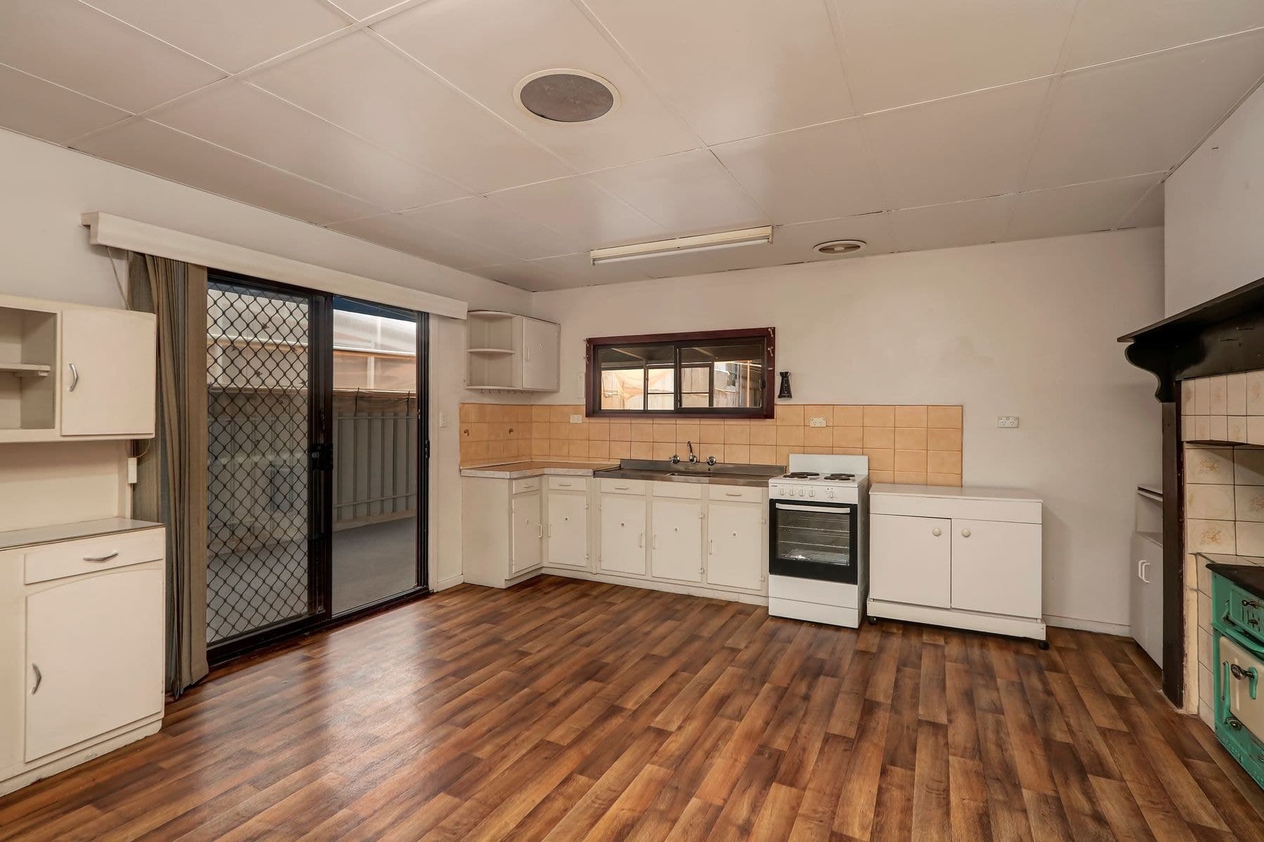 174 Mica Street, Broken Hill NSW 2880, Broken Hill - Thumbnail 2