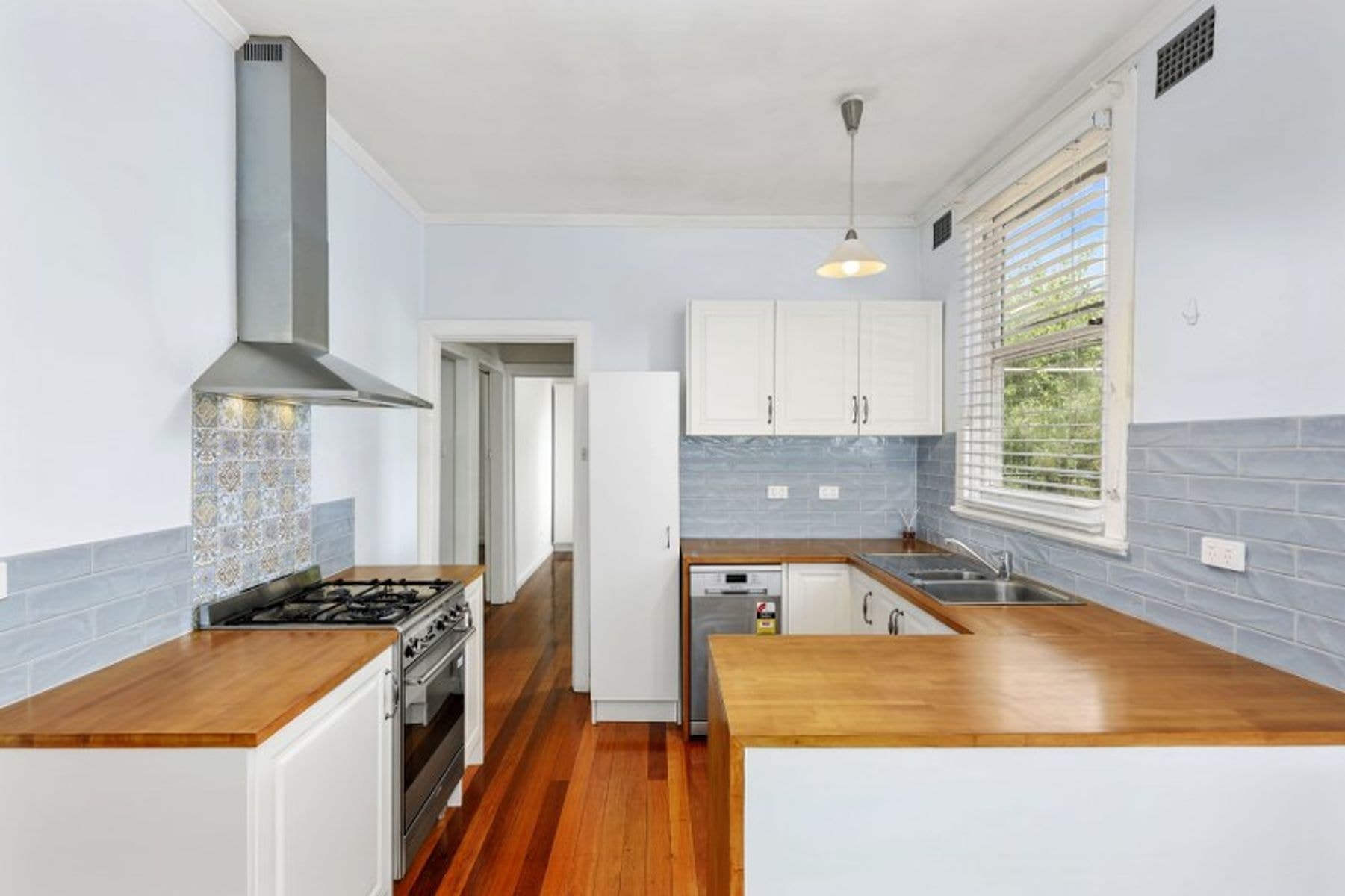 13 Napier Street, Tamworth NSW 2340, Tamworth - Thumbnail 3