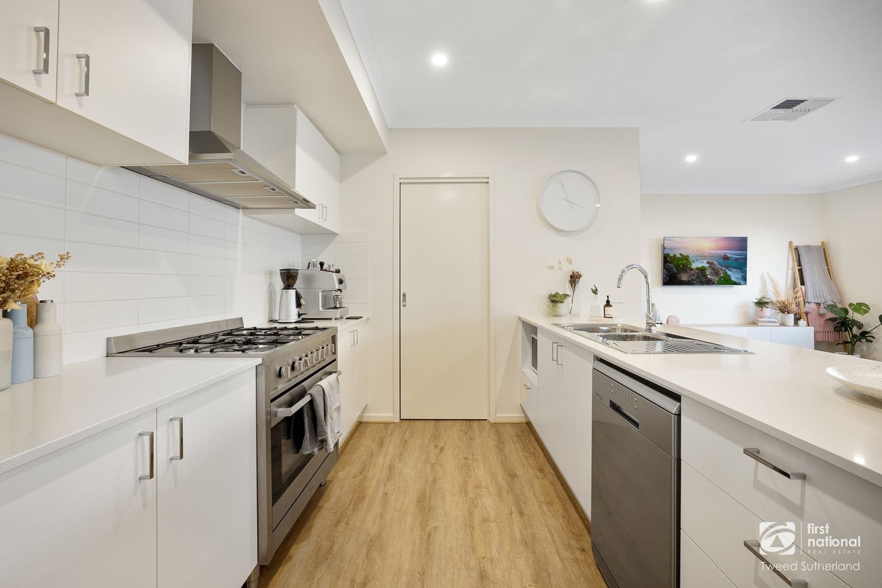 8 Orville Way, White Hills VIC 3550, White Hills - Thumbnail 4