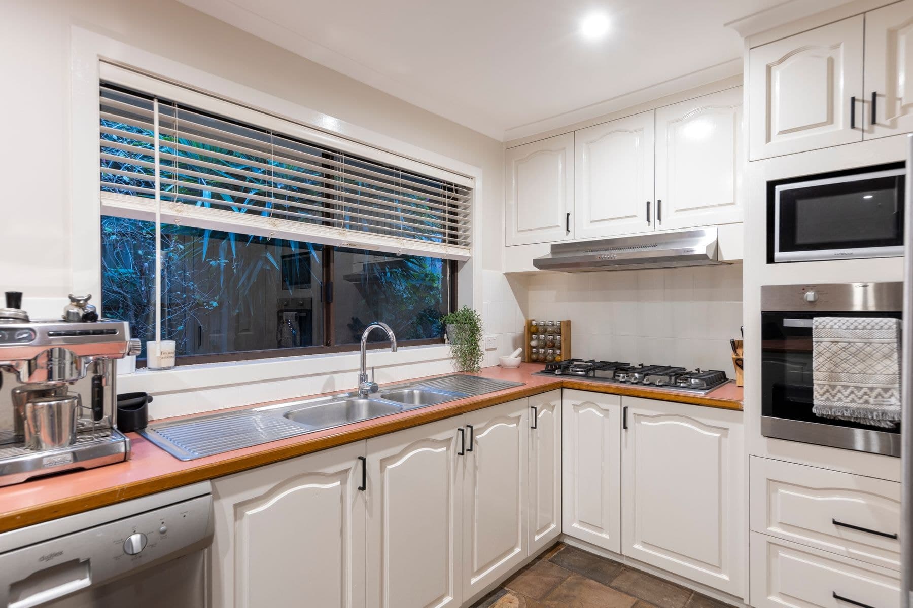 20 Boronia Street, Drouin VIC 3818, Drouin - Thumbnail 6