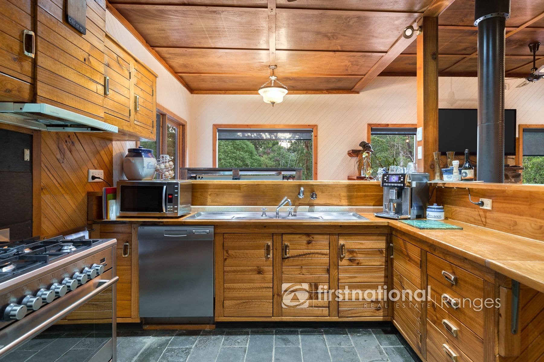 189 Emerald-Monbulk Road, Monbulk VIC 3793, Monbulk - Thumbnail 4