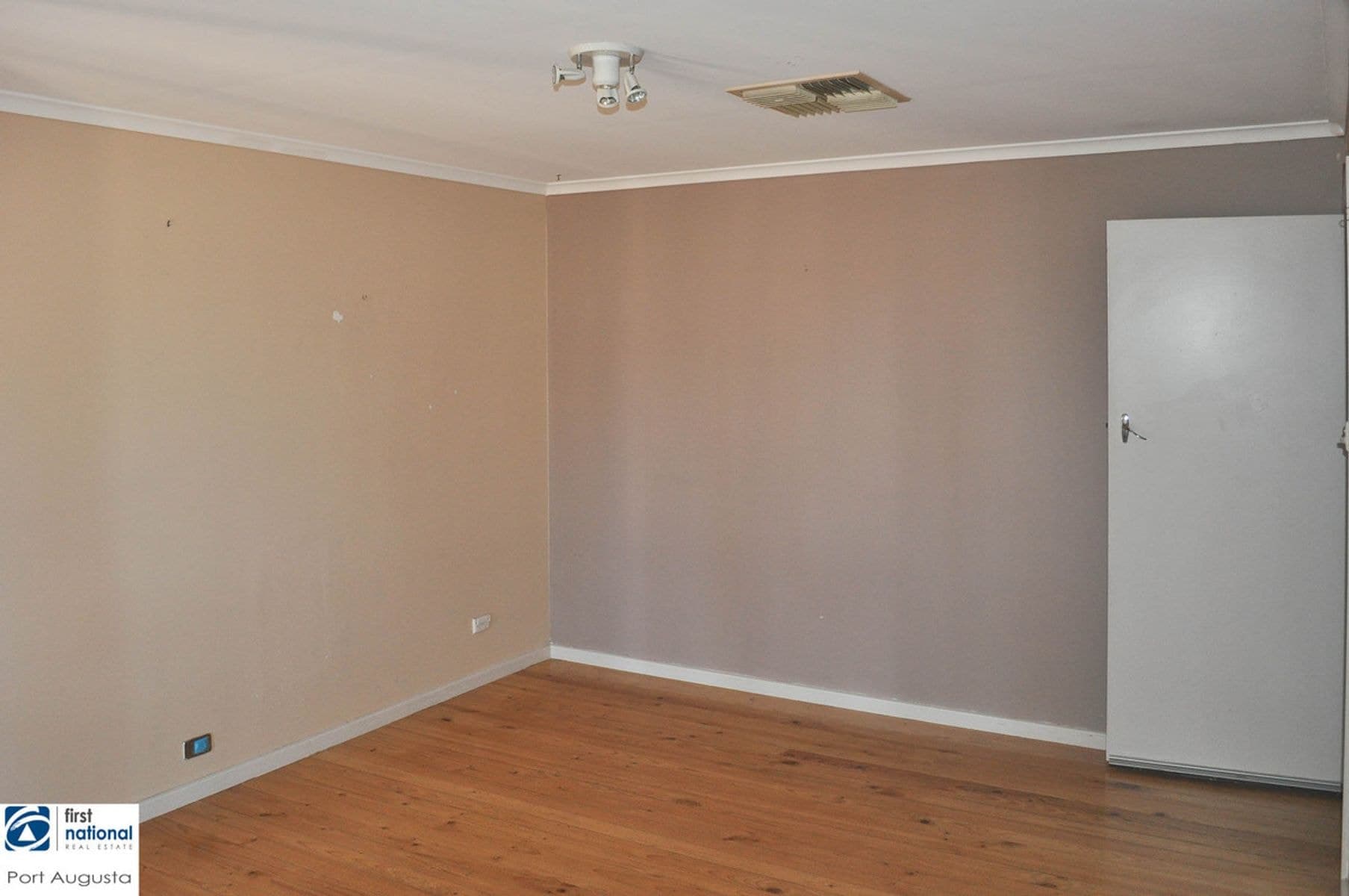 36 Larkin Crescent, Port Augusta SA 5700, Port Augusta - Thumbnail 4