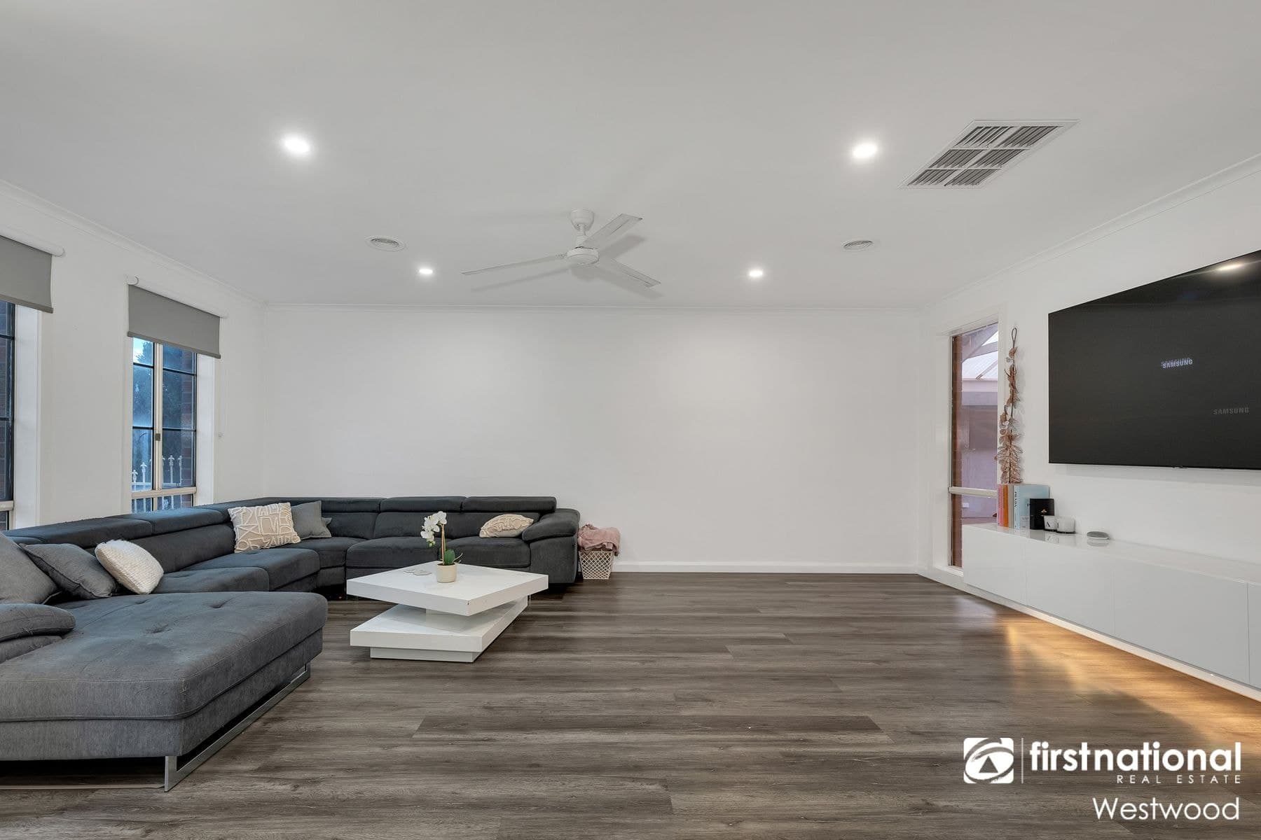127 Walls Road, Werribee VIC 3030, Werribee - Thumbnail 2