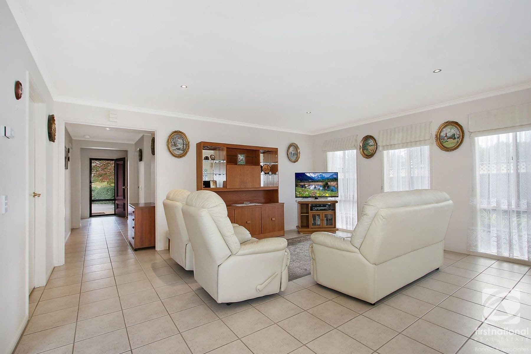 8 Yarrah Place, Myrtleford VIC 3737, Myrtleford - Thumbnail 2