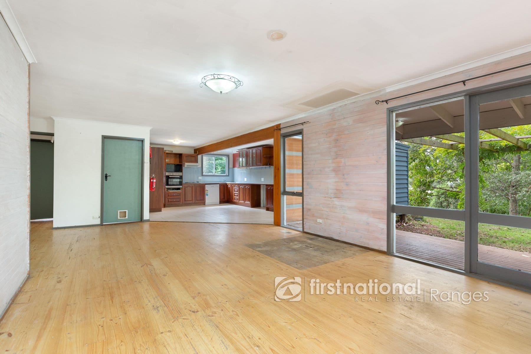 76 First Avenue, Cockatoo VIC 3781, Cockatoo - Thumbnail 4