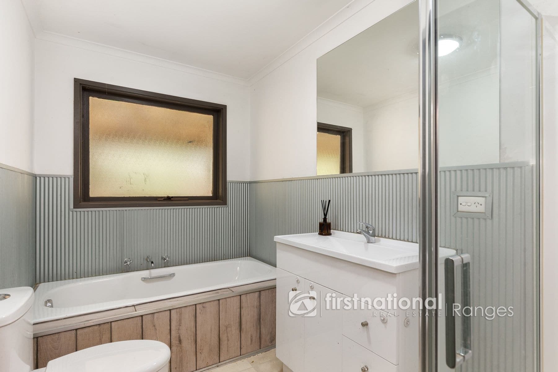 76 First Avenue, Cockatoo VIC 3781, Cockatoo - Thumbnail 5