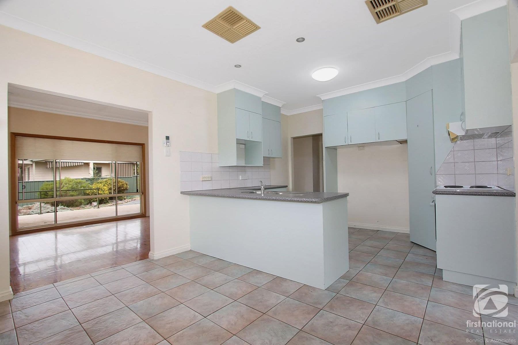 2/9 Dick Street, Wodonga VIC 3690, Wodonga - Image 1