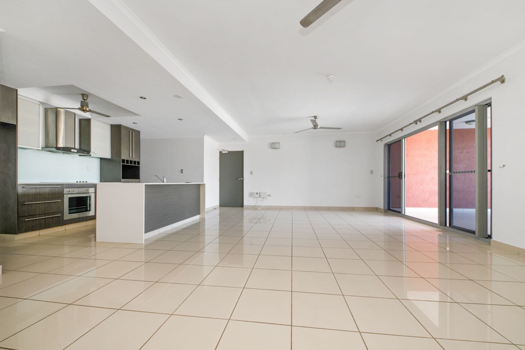 3/107 Woods Street, Darwin City NT 0800, Darwin City - Thumbnail 2
